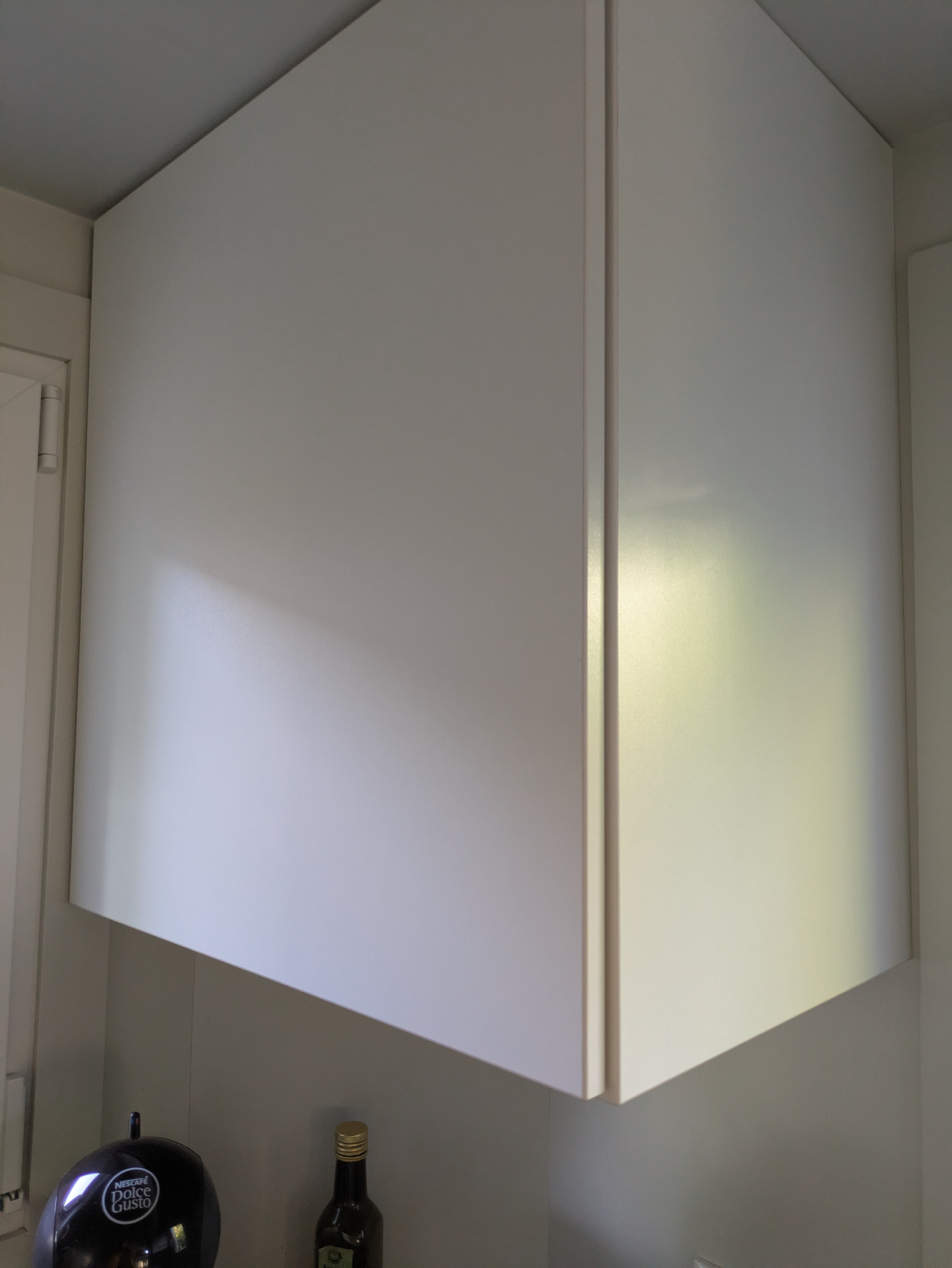 Hängeschrank geschlossen