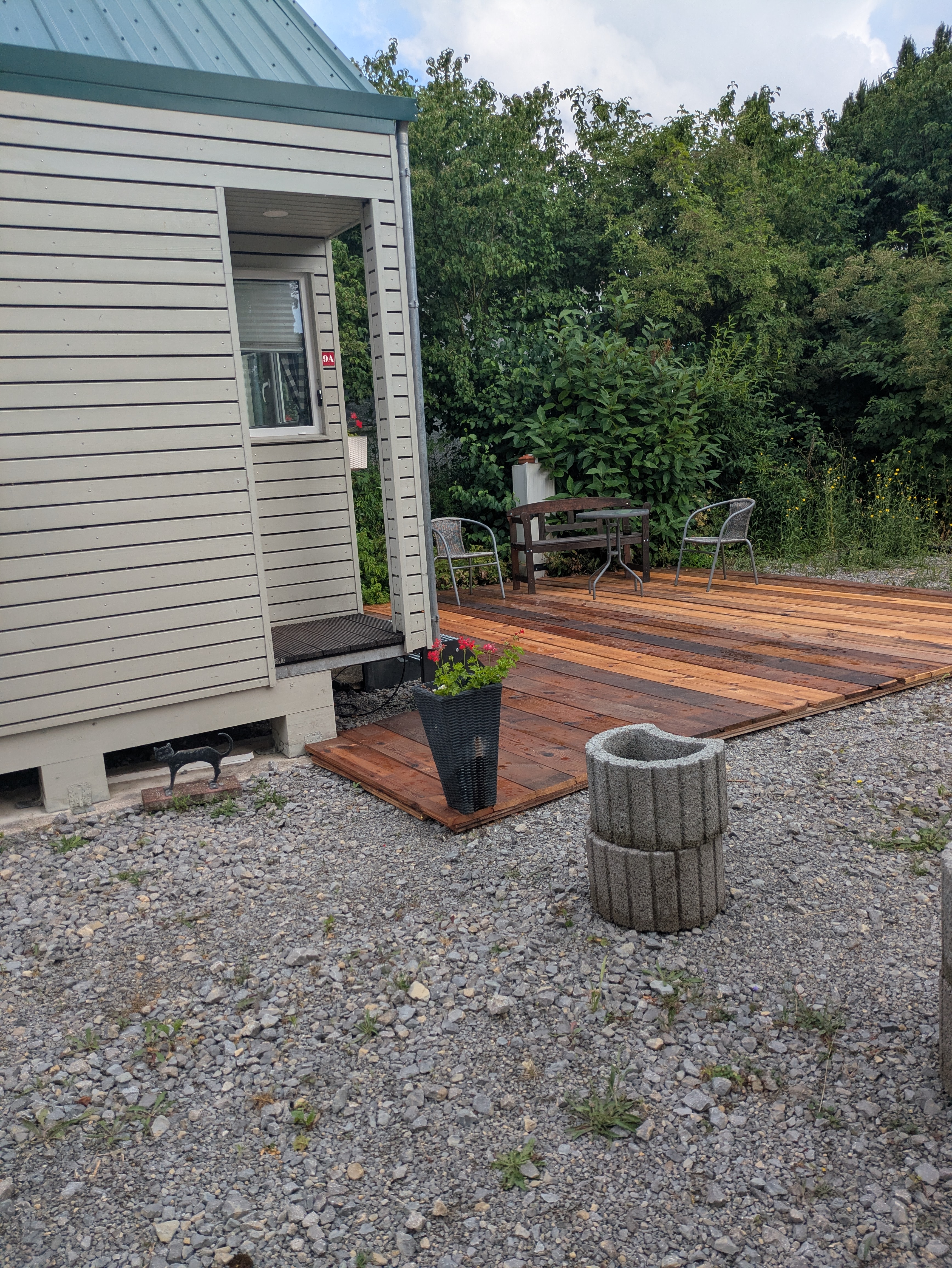 Tiny House Terrasse Seite